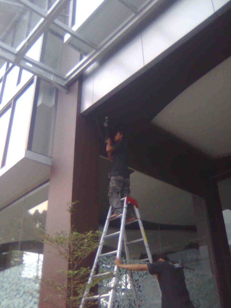 Pemasangan CCTV pada Hotel Grand Sofia Depan Station Bandung